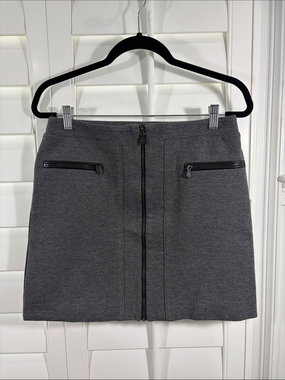 WHBM Zippered Stretchy Mini Skirt (2)